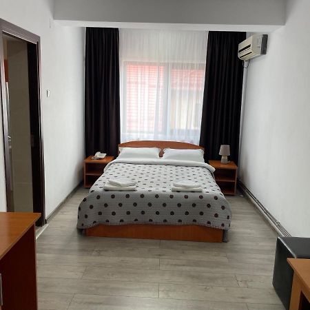 Hotel Tata Si Fii Bechet Dış mekan fotoğraf