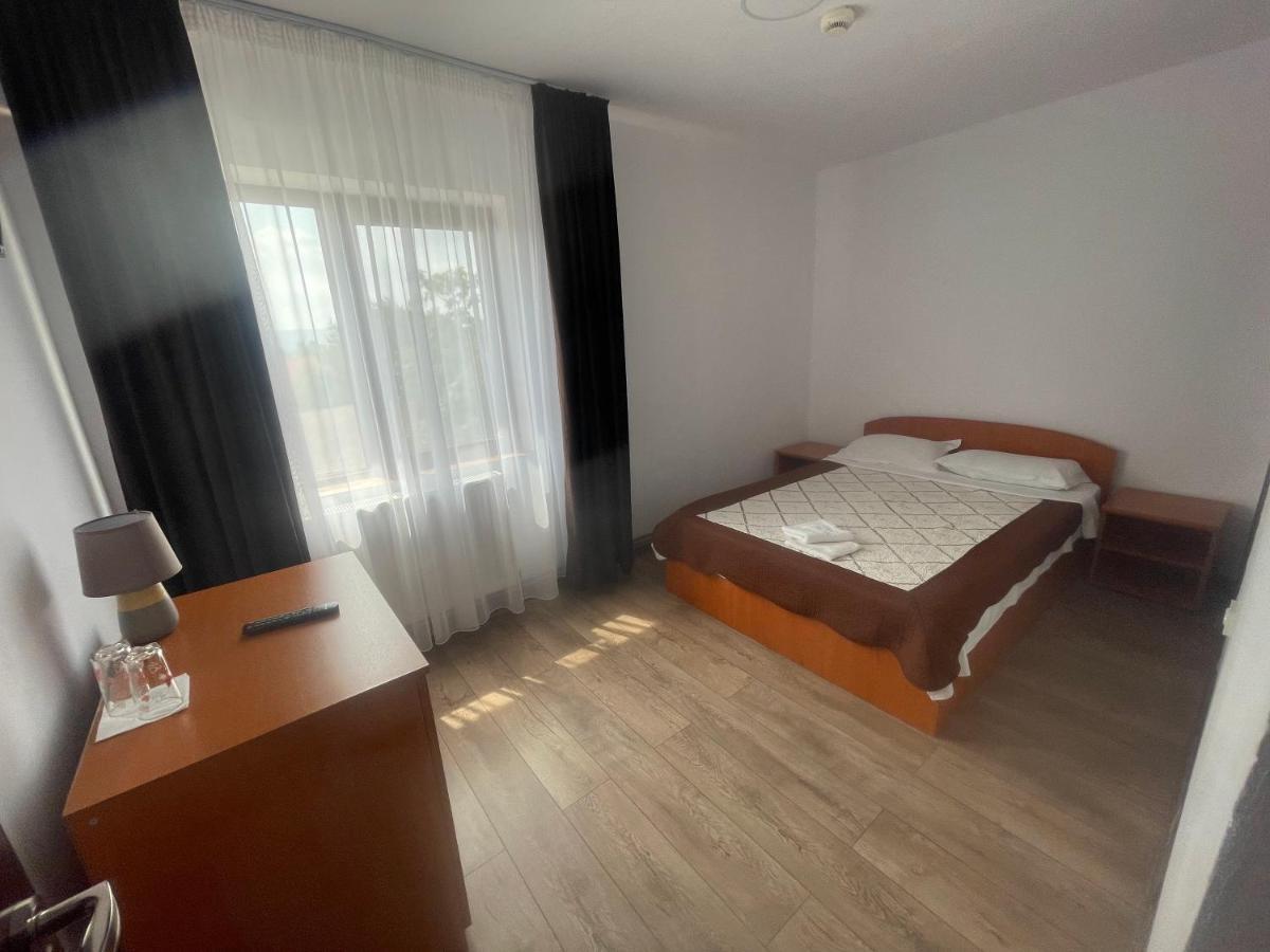 Hotel Tata Si Fii Bechet Dış mekan fotoğraf