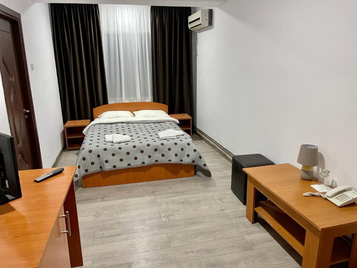 Hotel Tata Si Fii Bechet Dış mekan fotoğraf