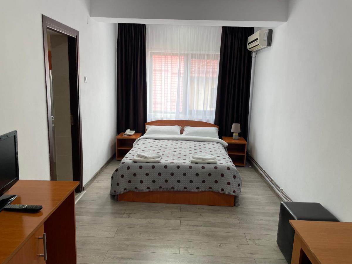 Hotel Tata Si Fii Bechet Dış mekan fotoğraf